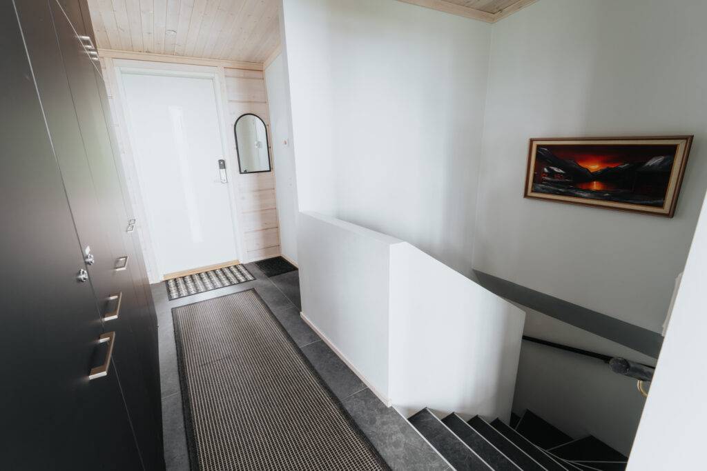 Laadukkaasti sisustettu loma-asunto neljällä saunalla ja oleskelutilalla"